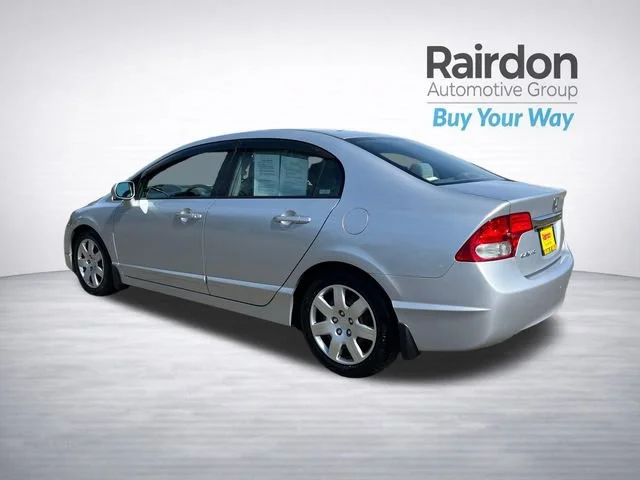 Used 2009 Alabaster Silver Metallic Honda LX image 5