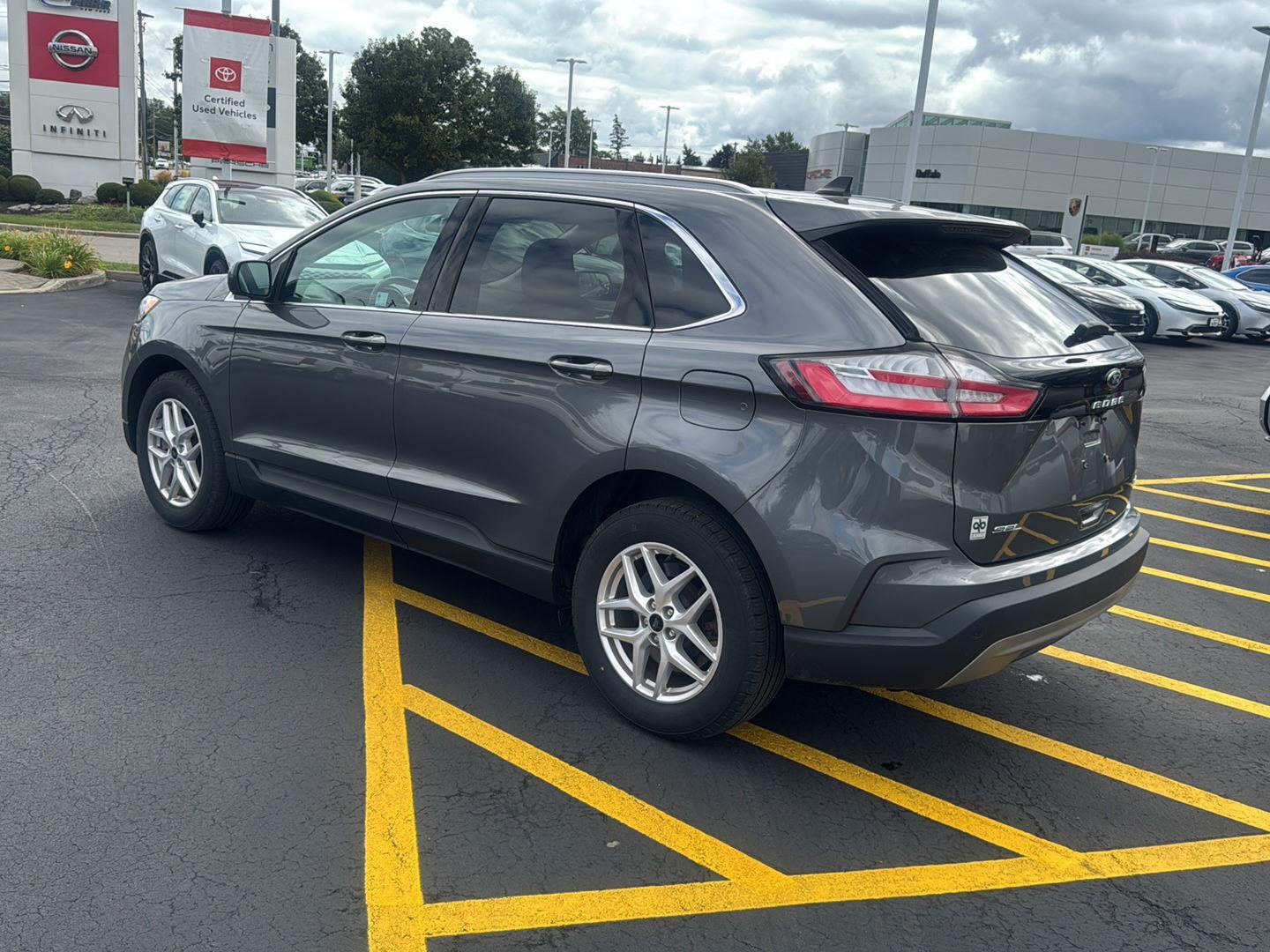Used 2024 Carbonized Gray Ford SEL image 4