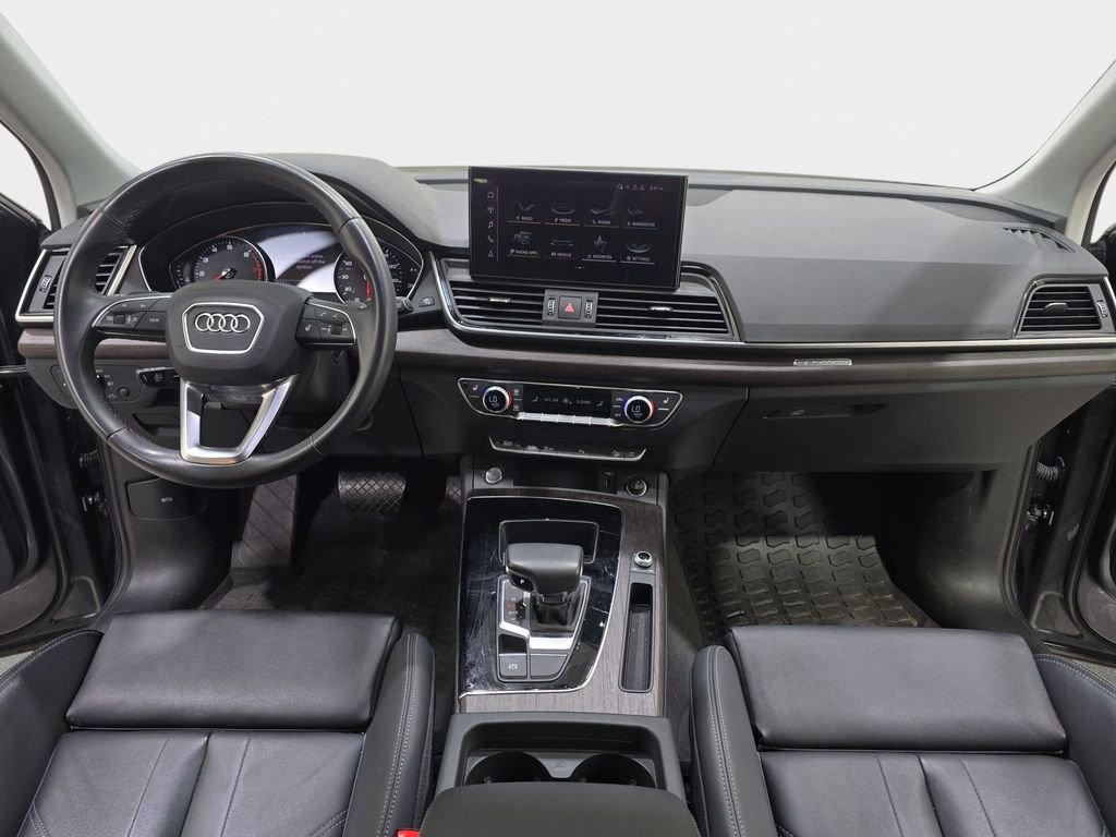 Used 2024  Audi 45 S line Premium image 10