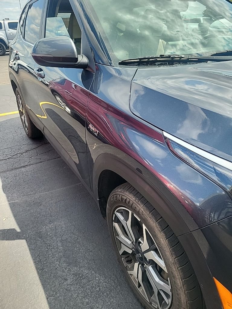 Used 2021 Gravity Gray Kia EX image 3