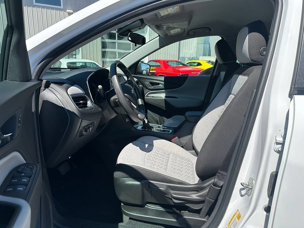 Used 2023 SUMMIT WHITE Chevrolet LS image 3