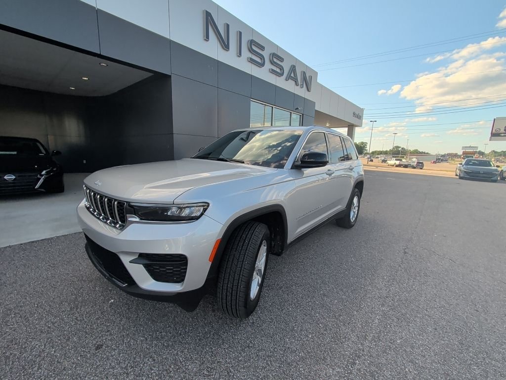 2025 Jeep Grand Cherokee Laredo X's photo