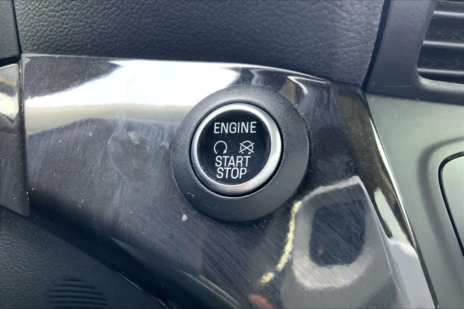 Used 2017 Magnetic Ford Titanium image 30