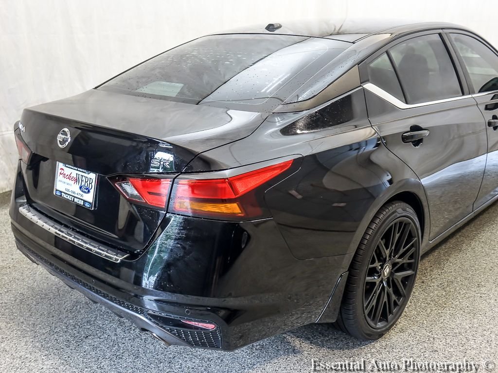Certified Used 2021 Super Black Nissan 2.5 SR image 7