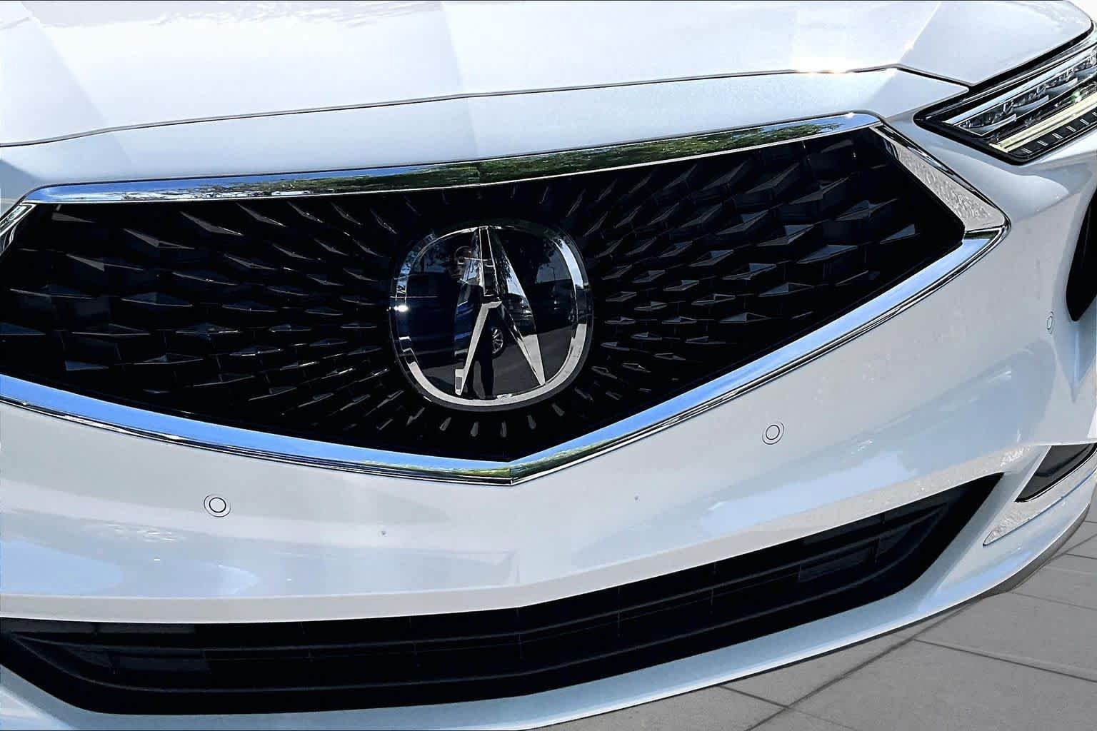 Used 2023 Platinum White Pearl Acura w/Technology Package image 30