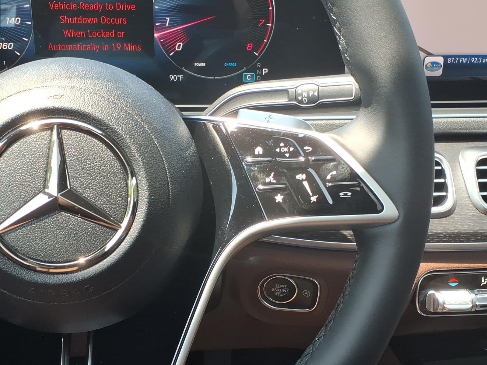 New 2026 MANUFAKTUR Moonlight White Metallic Mercedes-Benz GLE 450 image 15