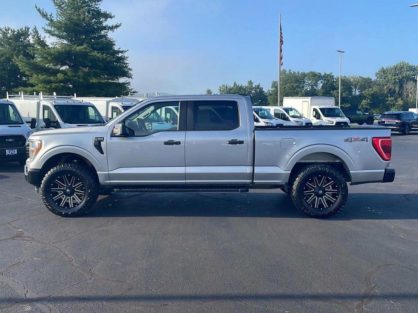 Used 2022 Iconic Silver Metallic Ford XLT image 2