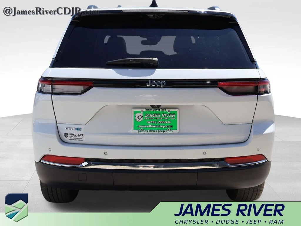 Used 2022 White Jeep 4xe image 4