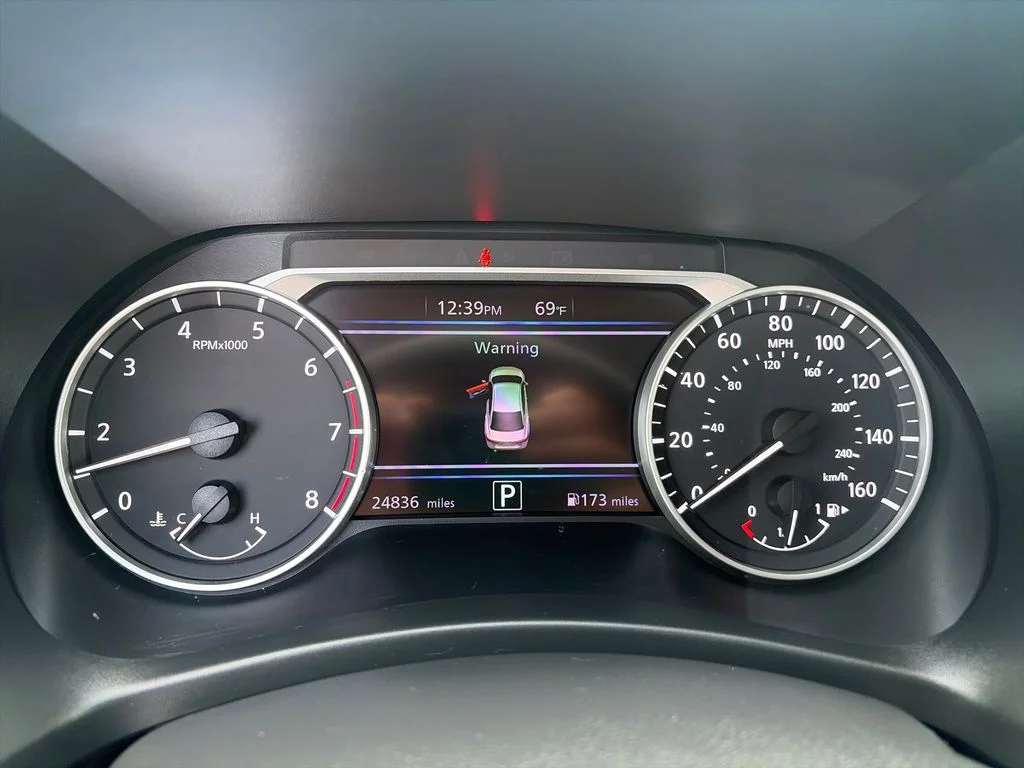 Used 2022 Blue Nissan SR image 16