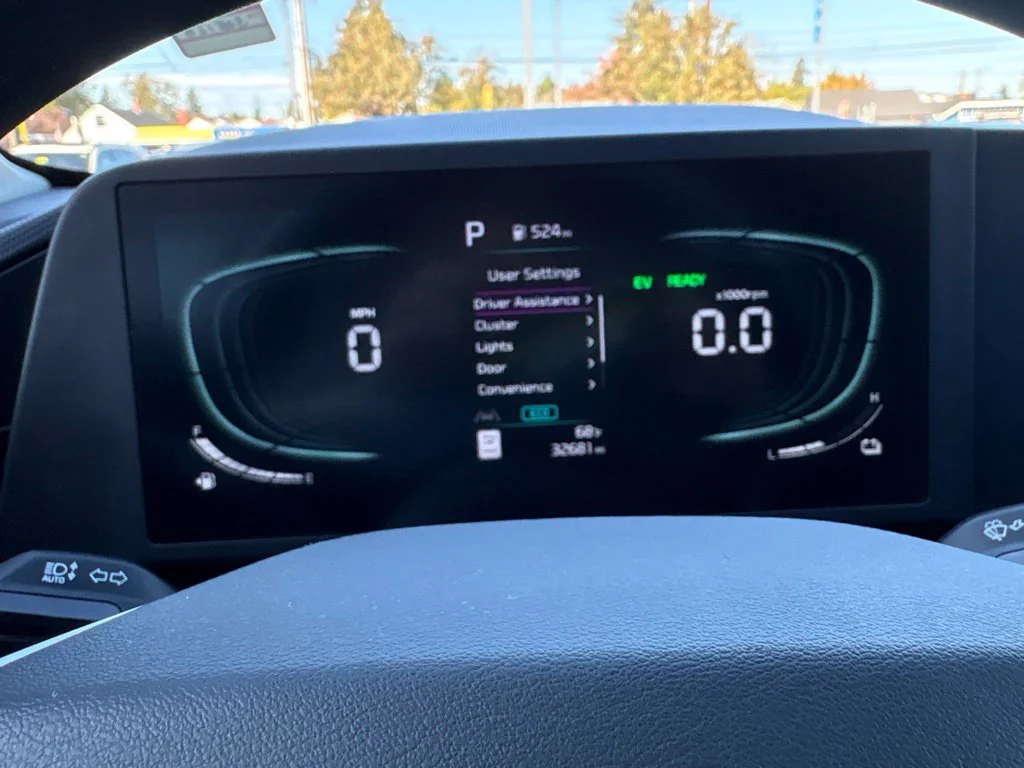Used 2025 White Kia LX image 19
