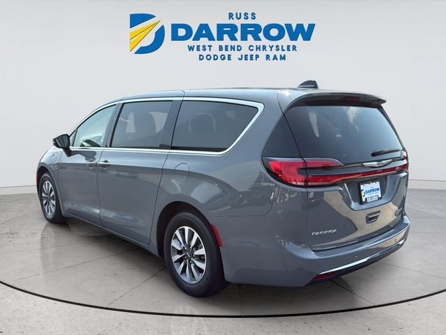 Used 2023 White Chrysler Touring L image 3