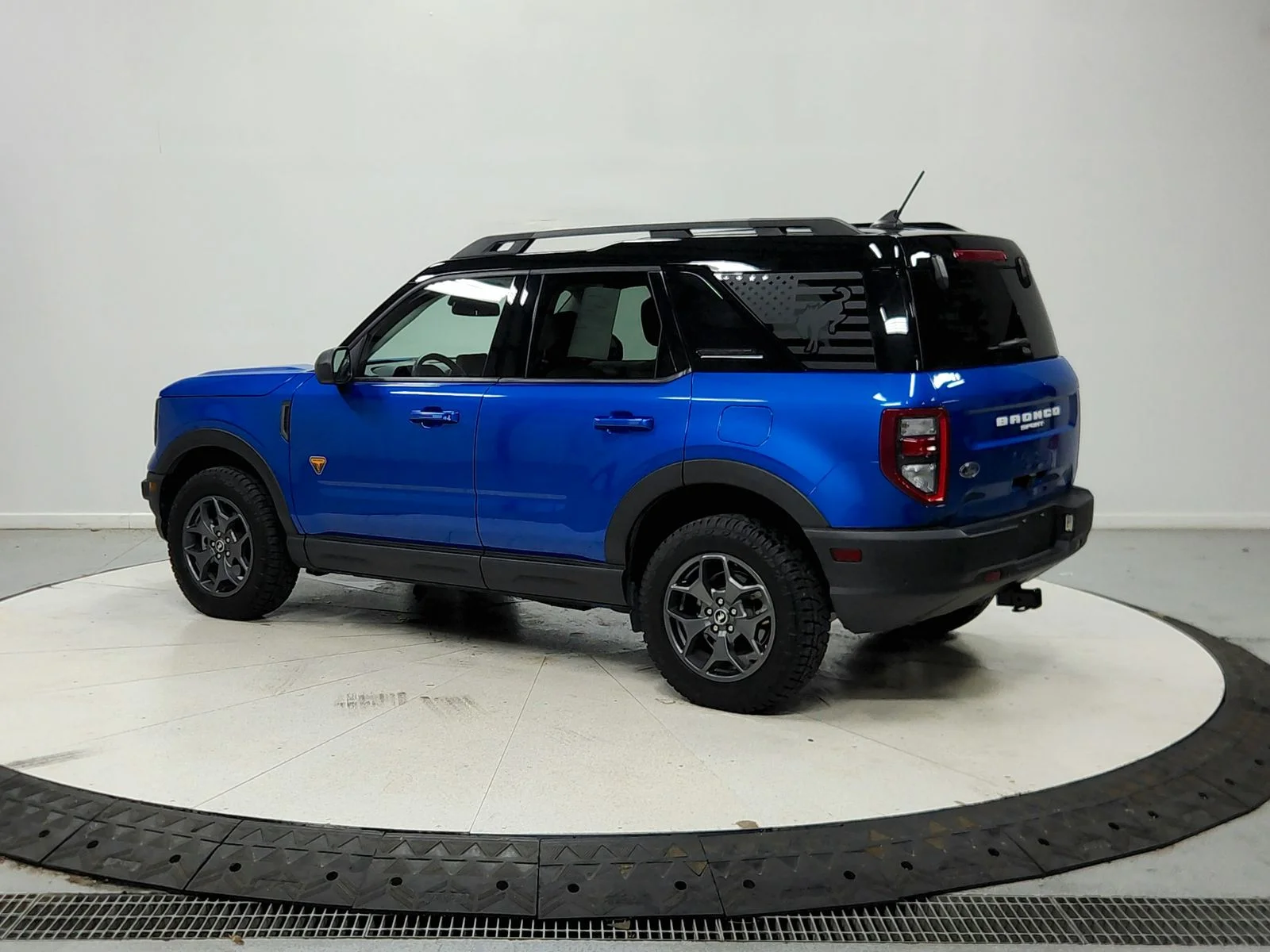 Used 2022 Velocity Blue Metallic Ford Badlands image 6