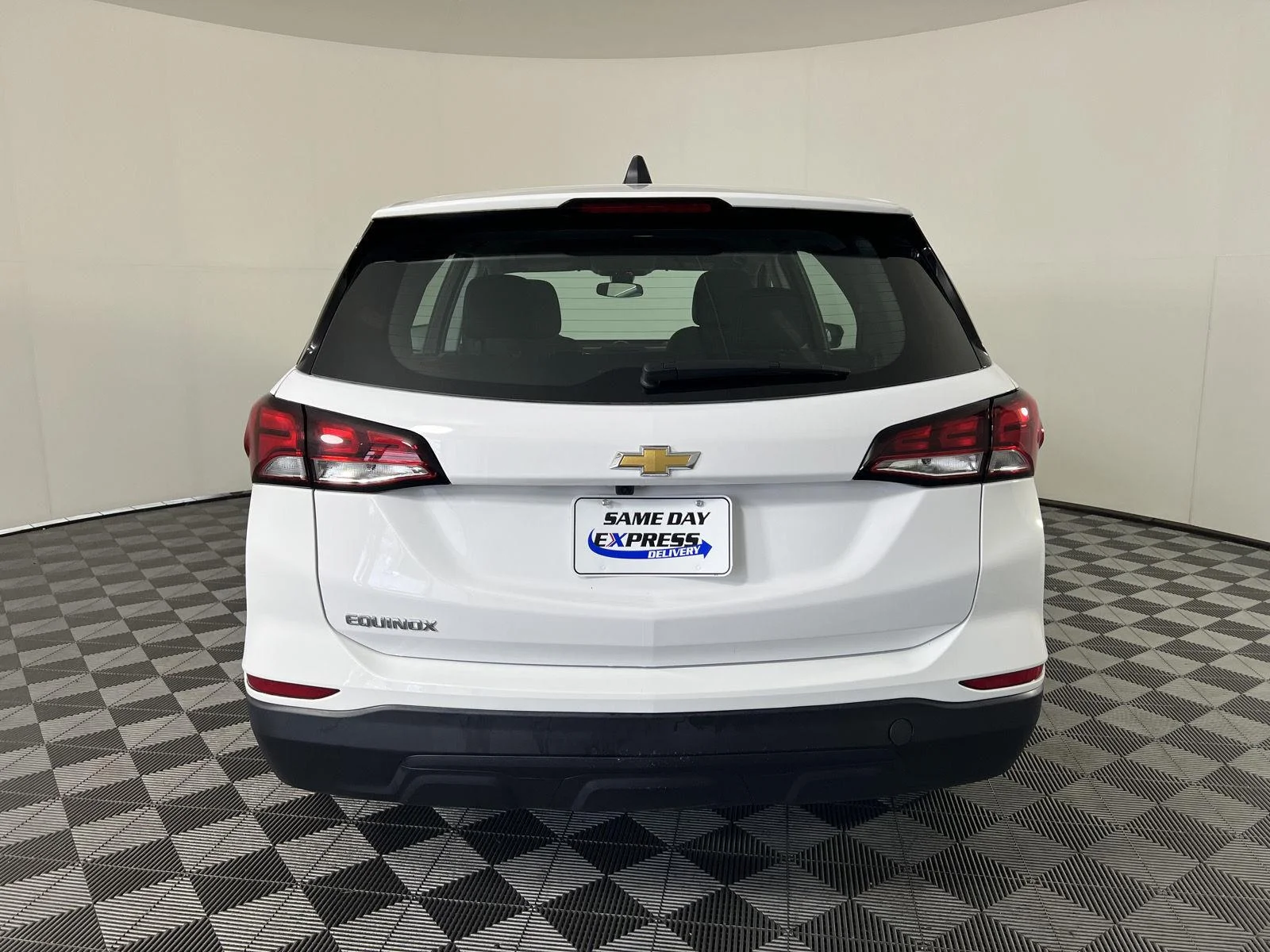 Used 2024 Summit White Chevrolet LS image 22