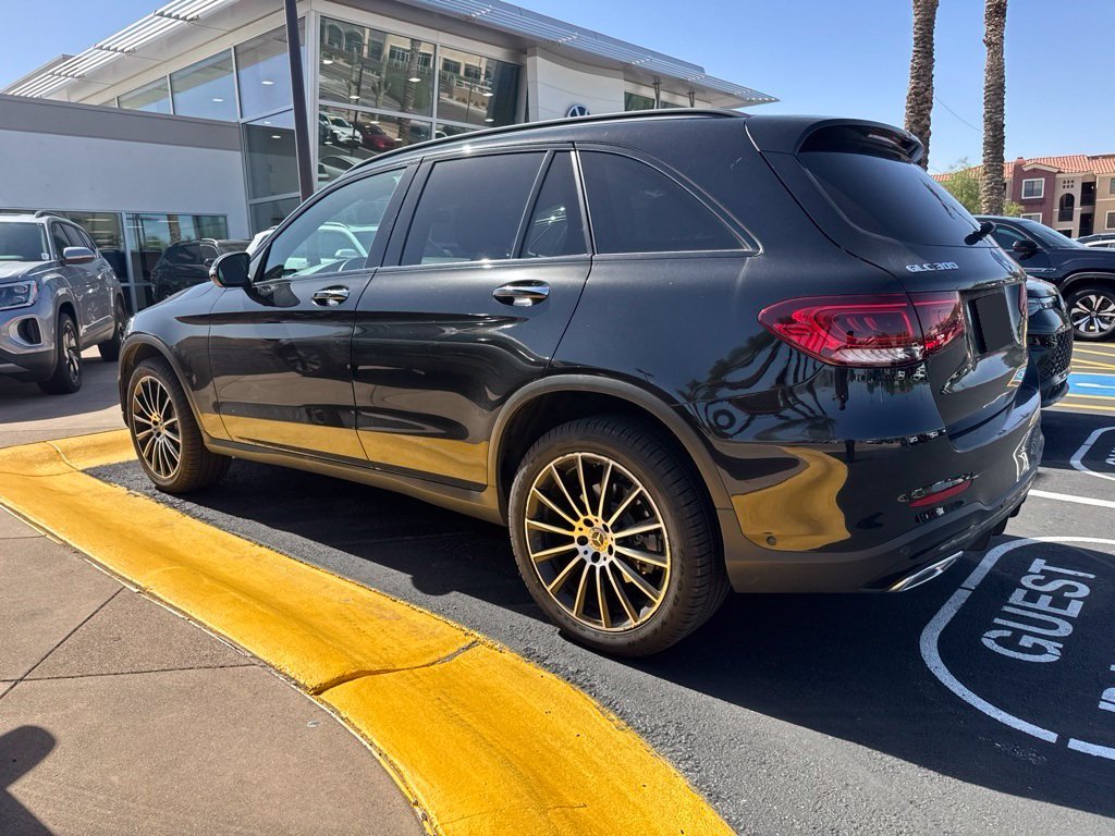 Used 2020  Mercedes-Benz GLC 300 image 4