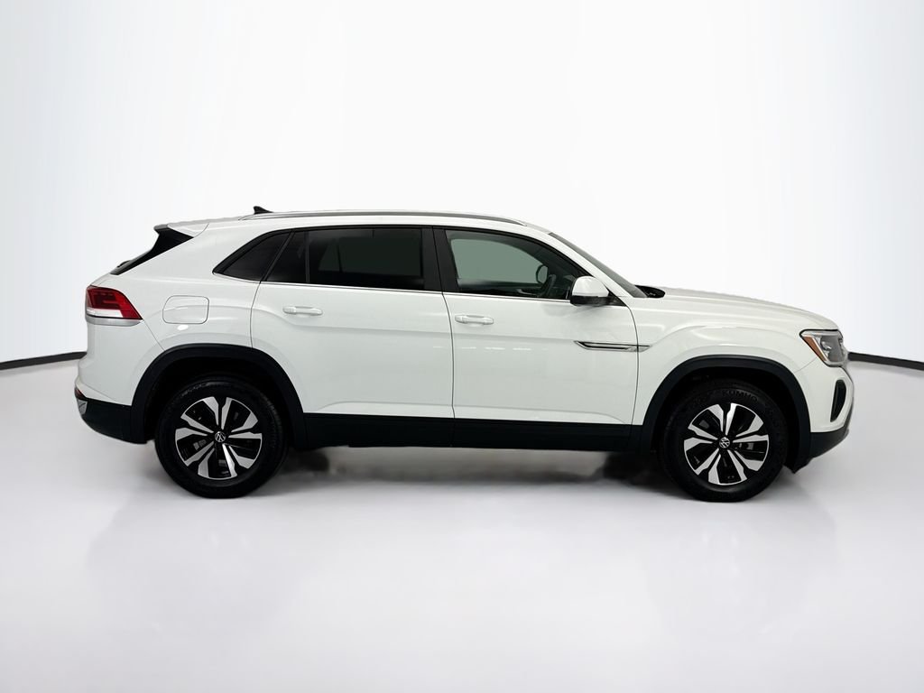 Used 2024 Pure White Volkswagen 2.0T SE image 4