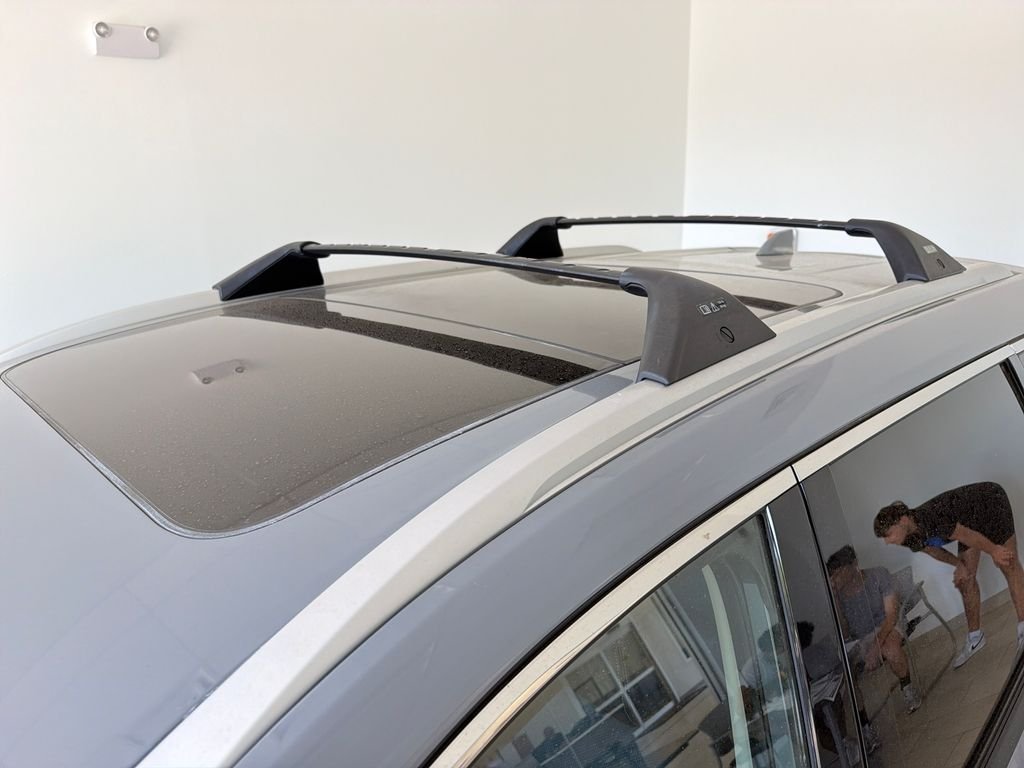 Used 2025 Gray Nissan Platinum image 9