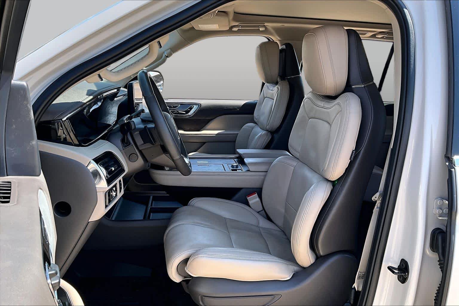 Pre-Owned 2024 Lincoln Navigator L Reserve