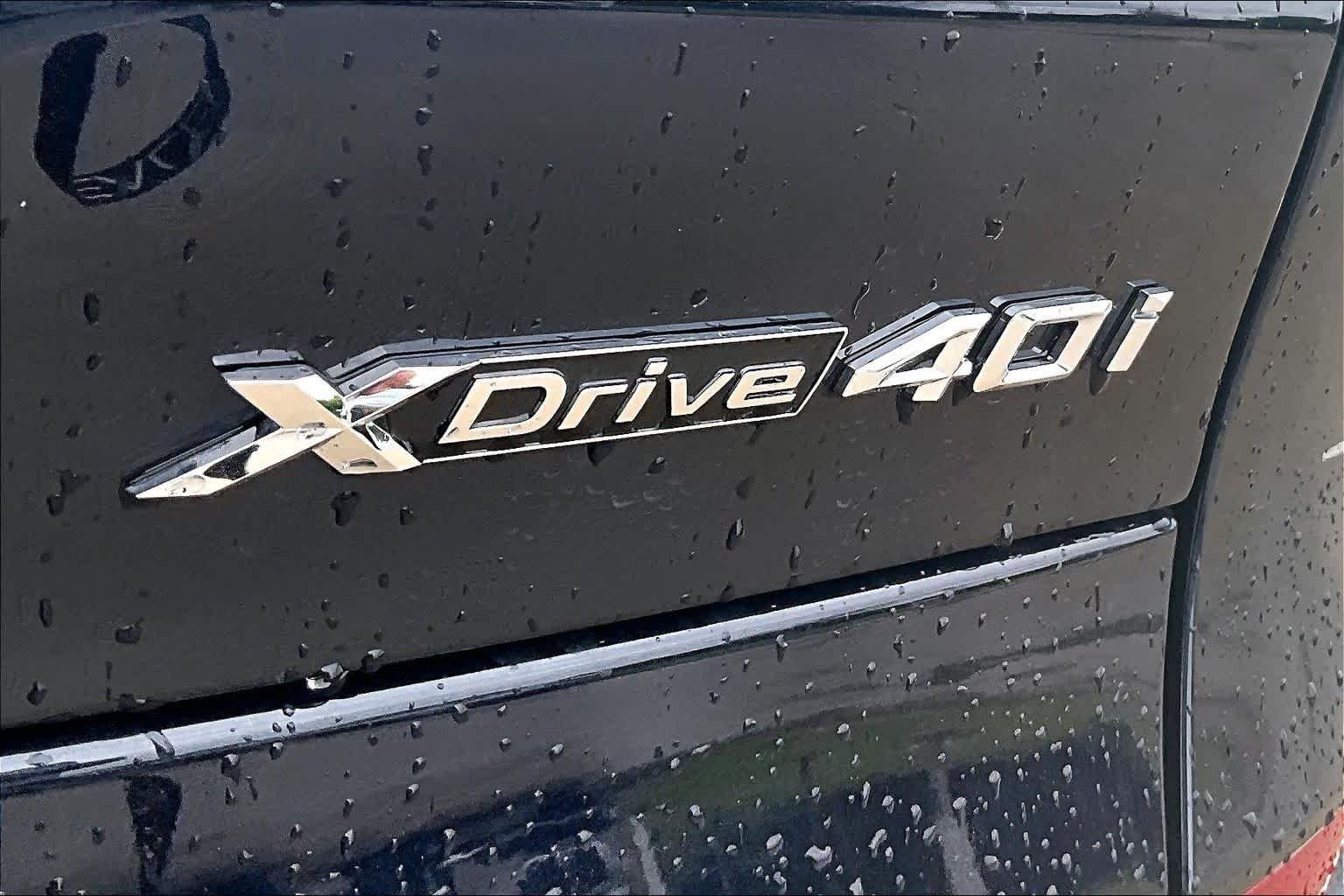 Used 2026 Carbon Black Metallic BMW xDrive40i image 9