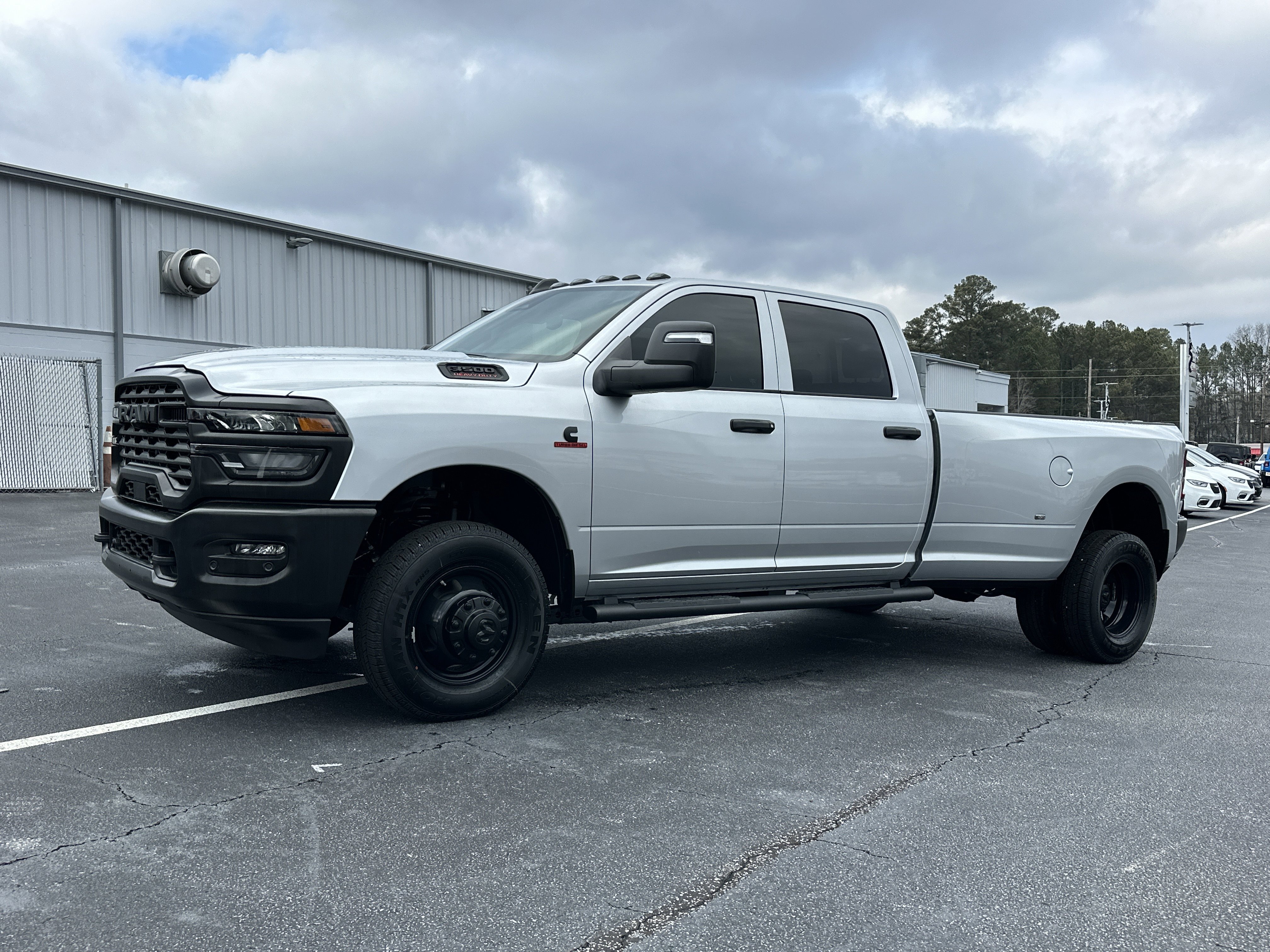 New 2026 Silver-Zynith Exterior Paint RAM Tradesman image 4