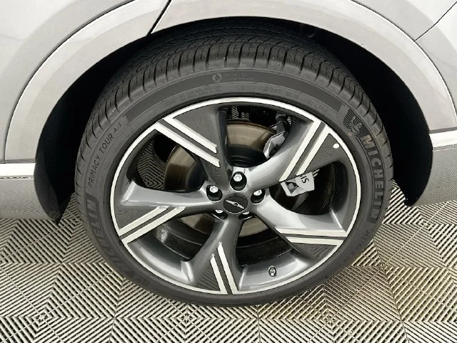New 2026 Silver Genesis 2.5T Prestige image 23
