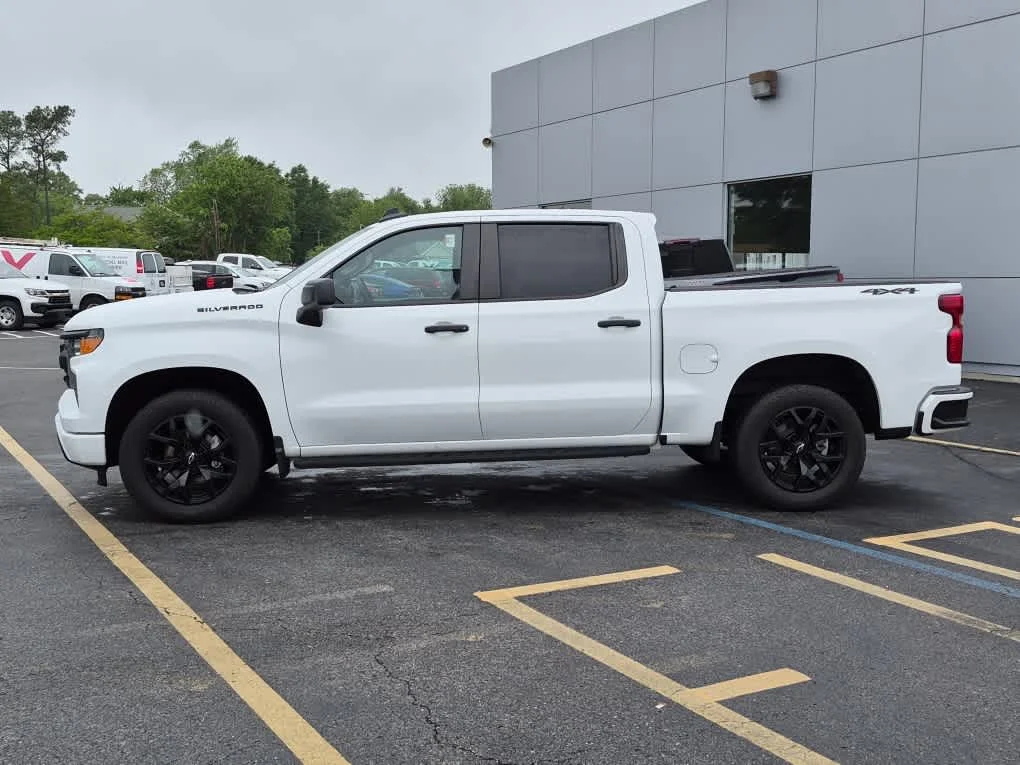 Used 2023 Summit White Chevrolet Custom image 5