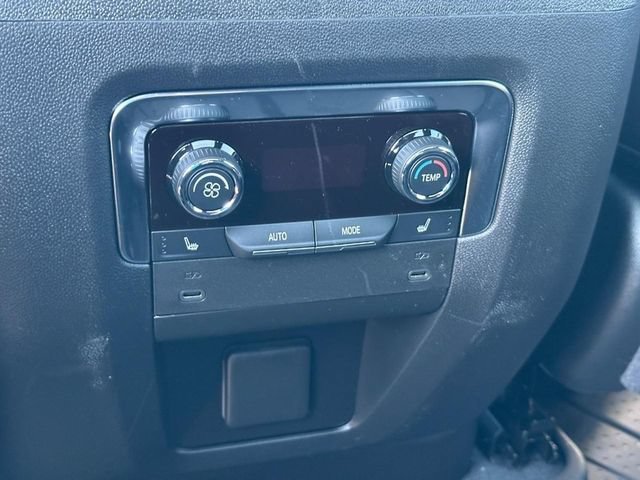 2026 Chevrolet Suburban High Country - Photo 8