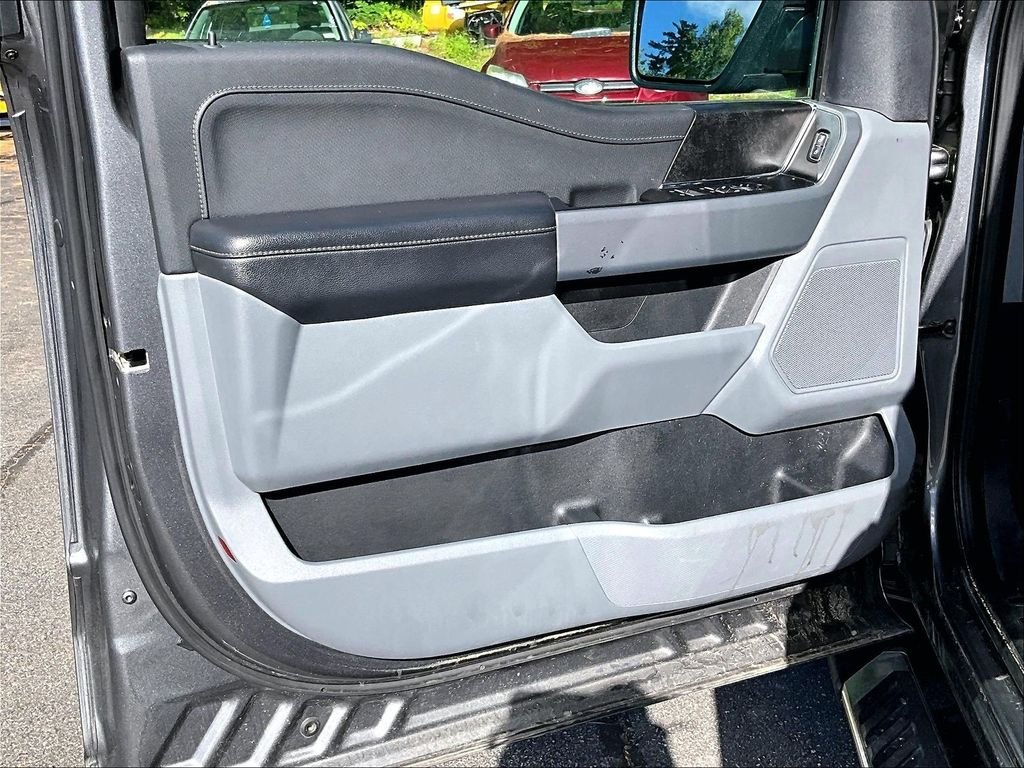 Used 2023 Gray Metallic Ford XLT image 9