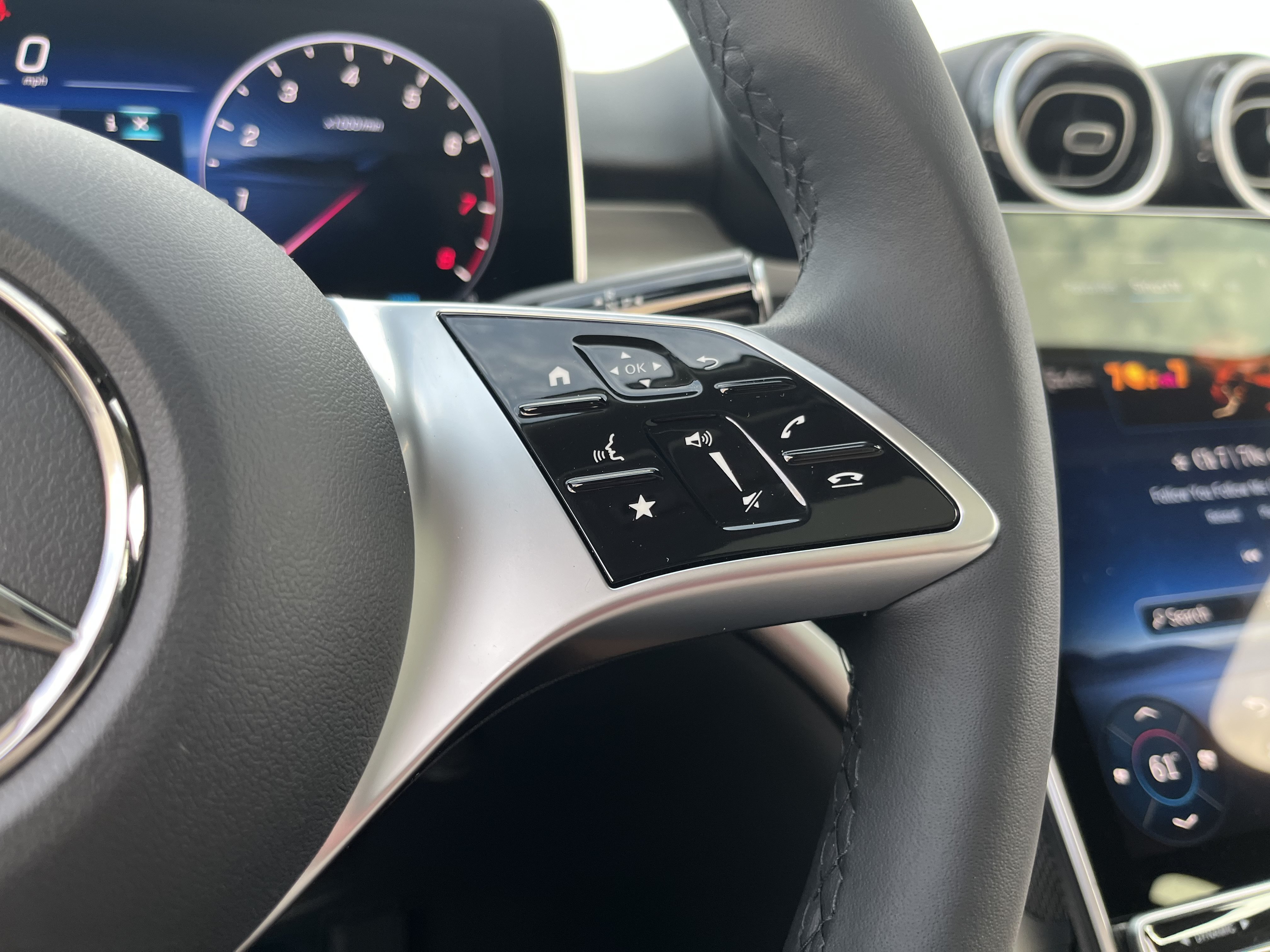 New 2026 MANUFAKTUR Alpine Grey Mercedes-Benz C 300 image 25