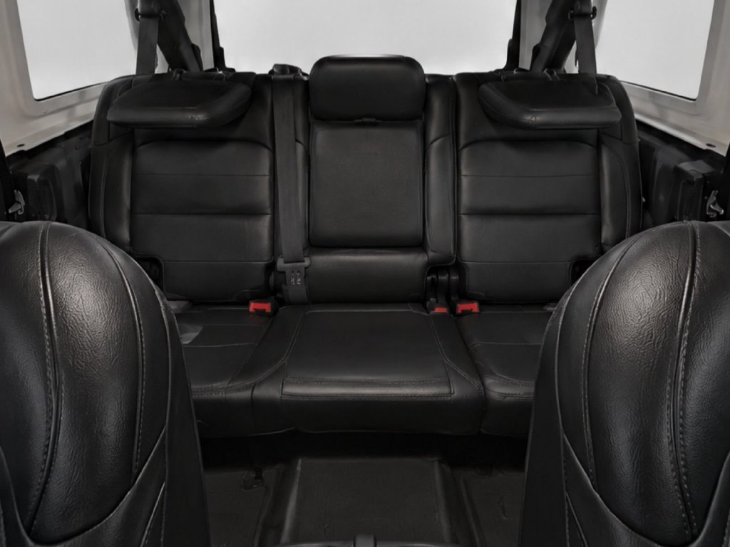 Used 2020 Black Jeep Unlimited Sahara Altitude image 18
