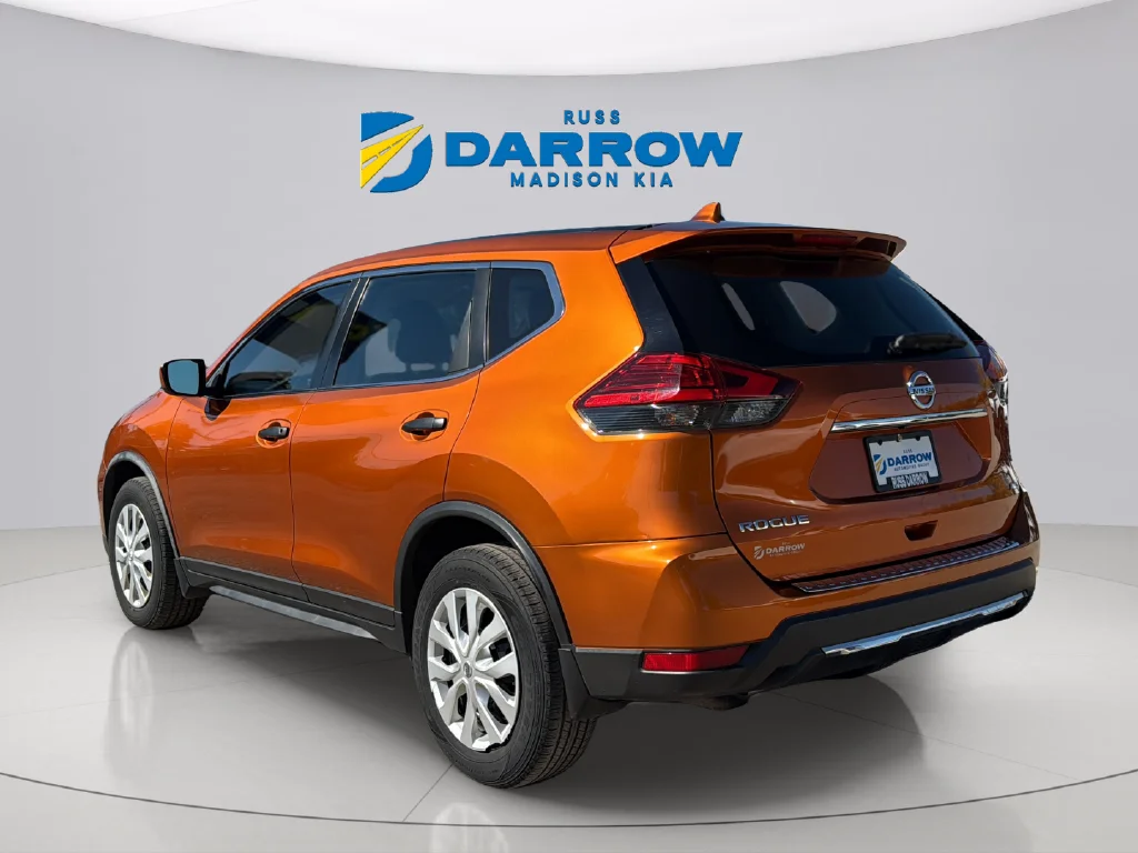 Used 2017 Monarch Orange Nissan S image 3