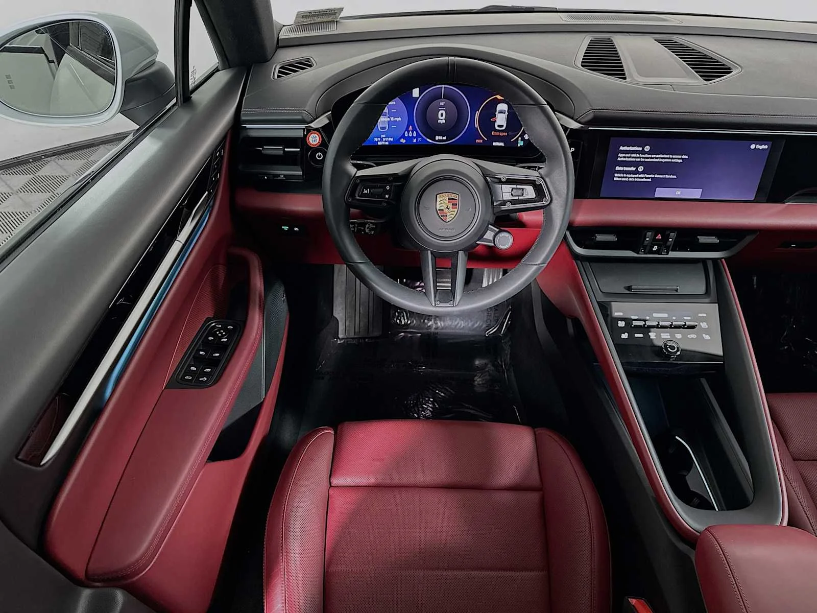 2025 Porsche Macan S - Photo 23