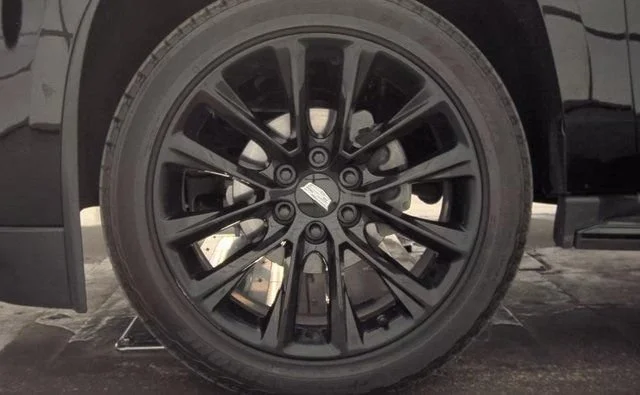 Used 2019 BLACK RAVEN Cadillac Premium Luxury image 6