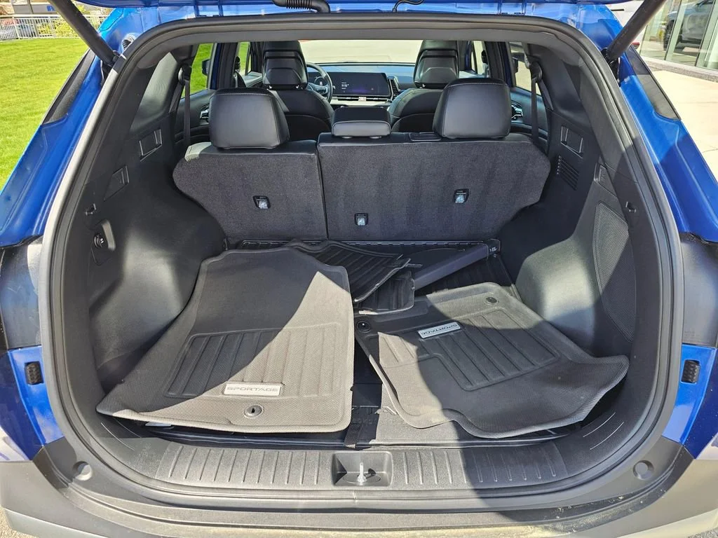 Used 2024  Kia X-Pro Prestige image 13