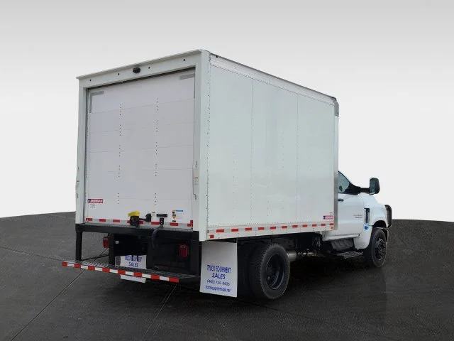 Used 2023 White Chevrolet 1WT image 6