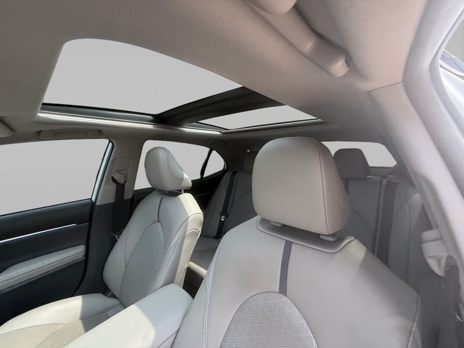 2021 Toyota Camry XSE - Photo 12