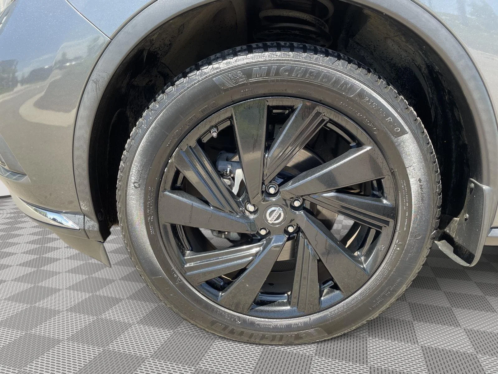 Used 2017 Gun Metallic Nissan Platinum image 20