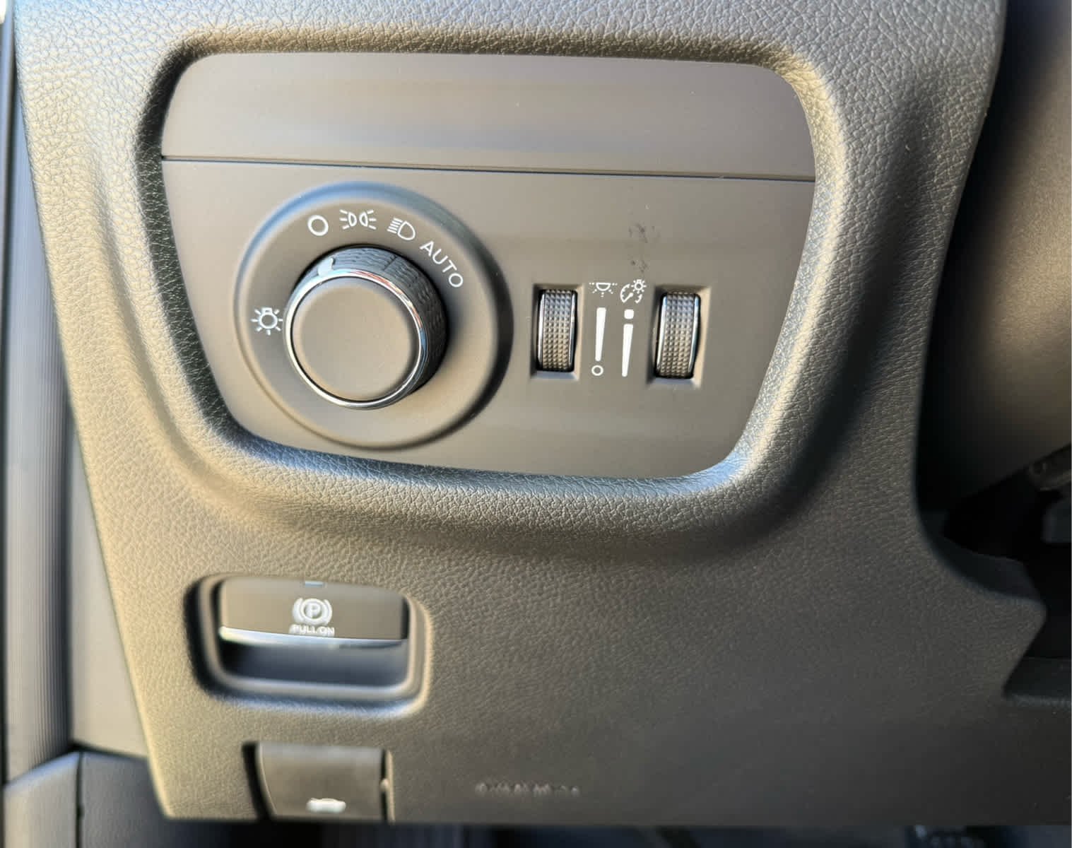 New 2026 Baltic Gray Metallic Clear-Coat Exterior Paint Jeep Laredo X image 22