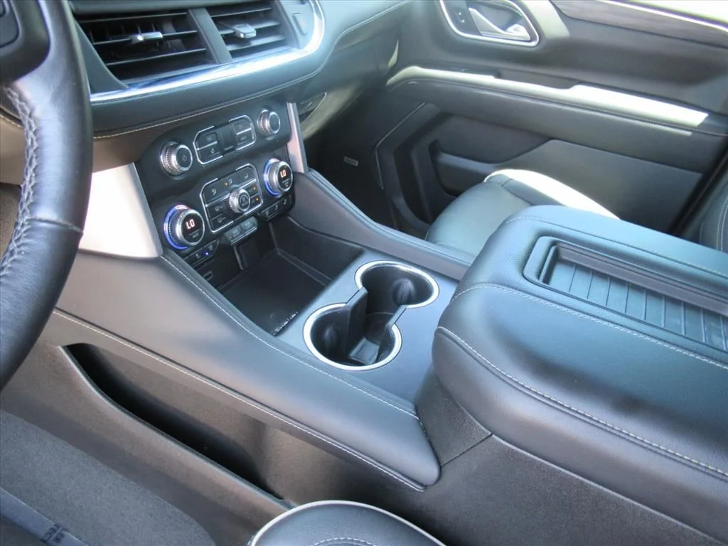 Used 2022 Black GMC SLT image 16