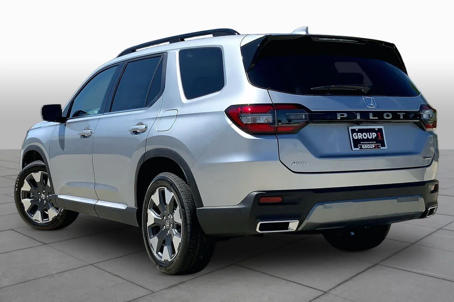 New 2026 Solar Silver Metallic Honda Touring image 14