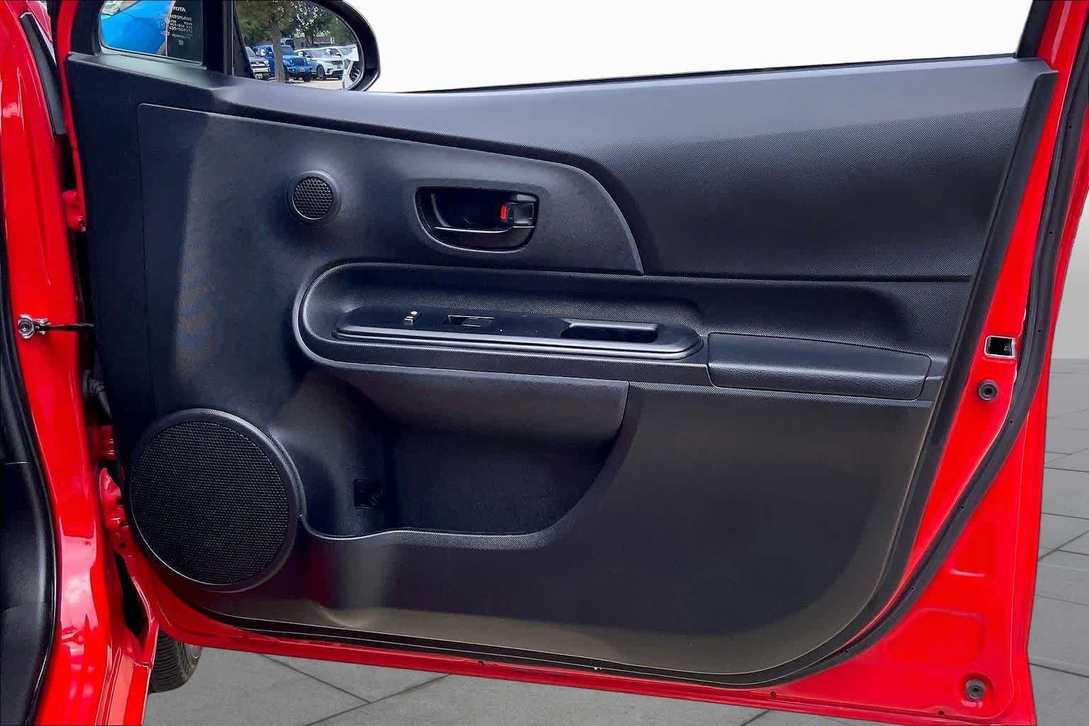 Used 2016 Absolutely Red Toyota One image 23