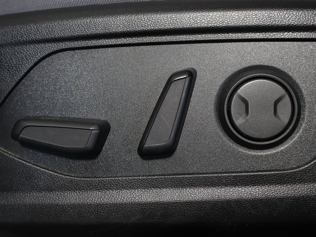 Used 2024 Gray Hyundai SEL image 30
