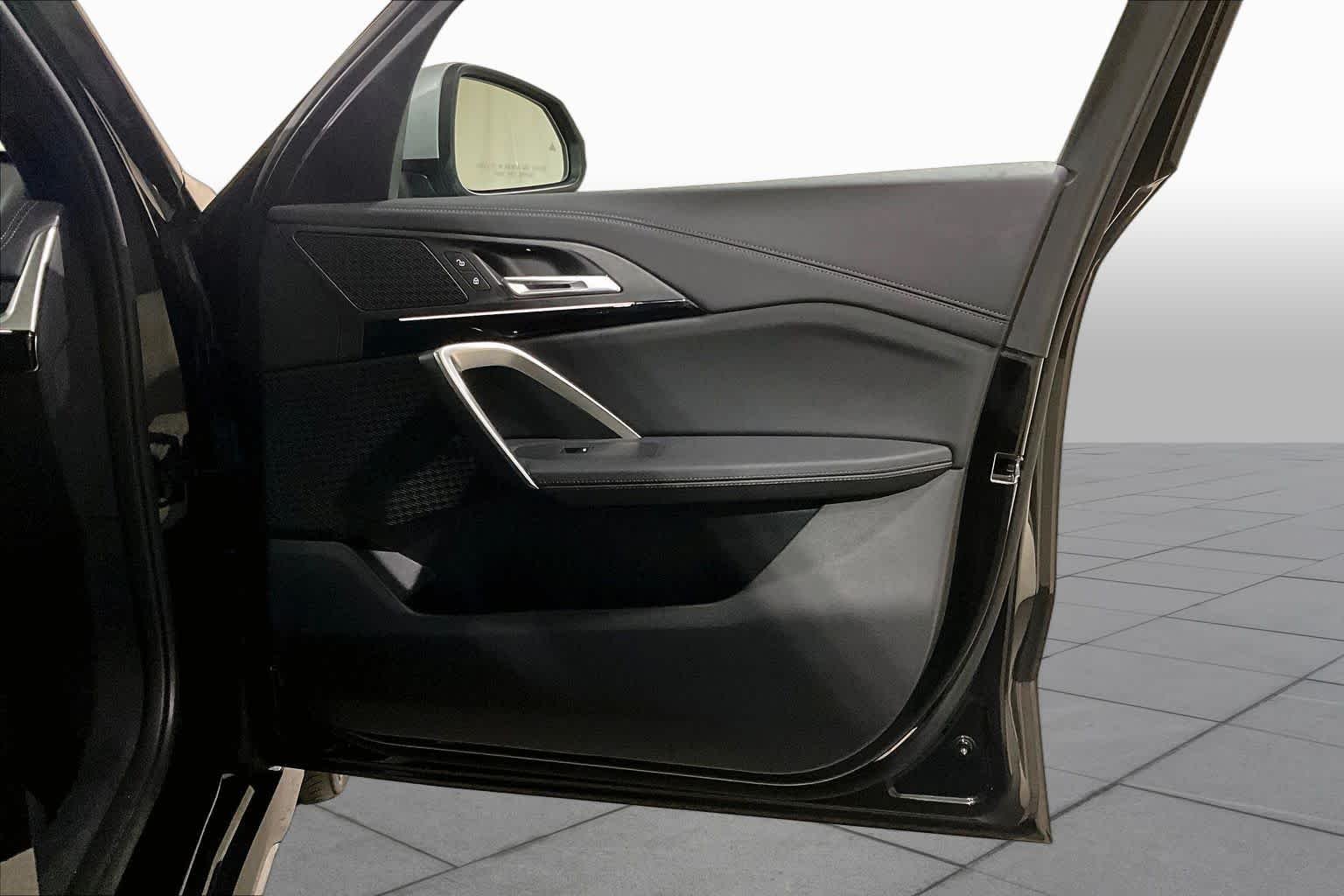 Used 2023 Jet Black BMW xDrive28i image 22