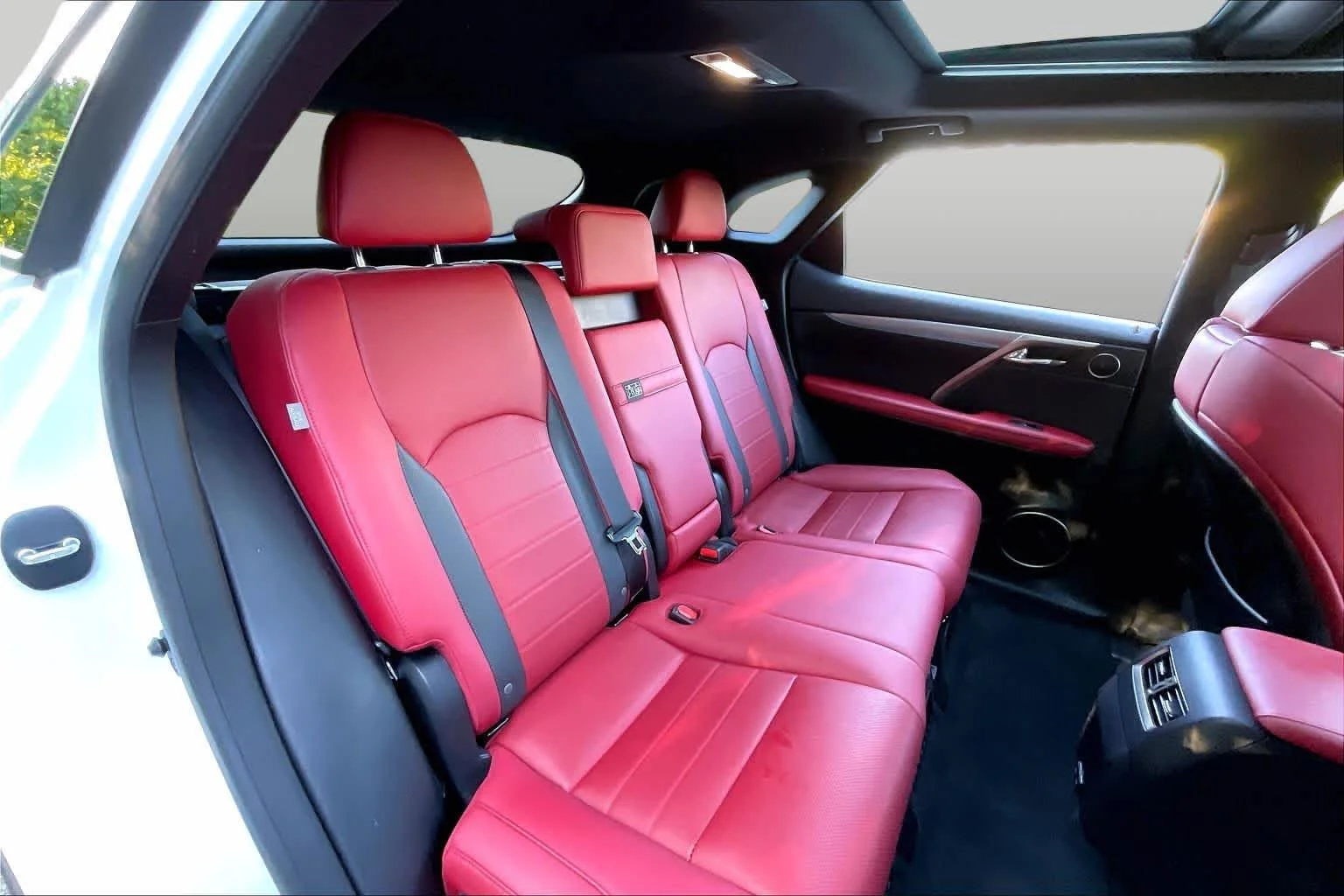 Used 2021 Ultra White Lexus F SPORT Handling image 19