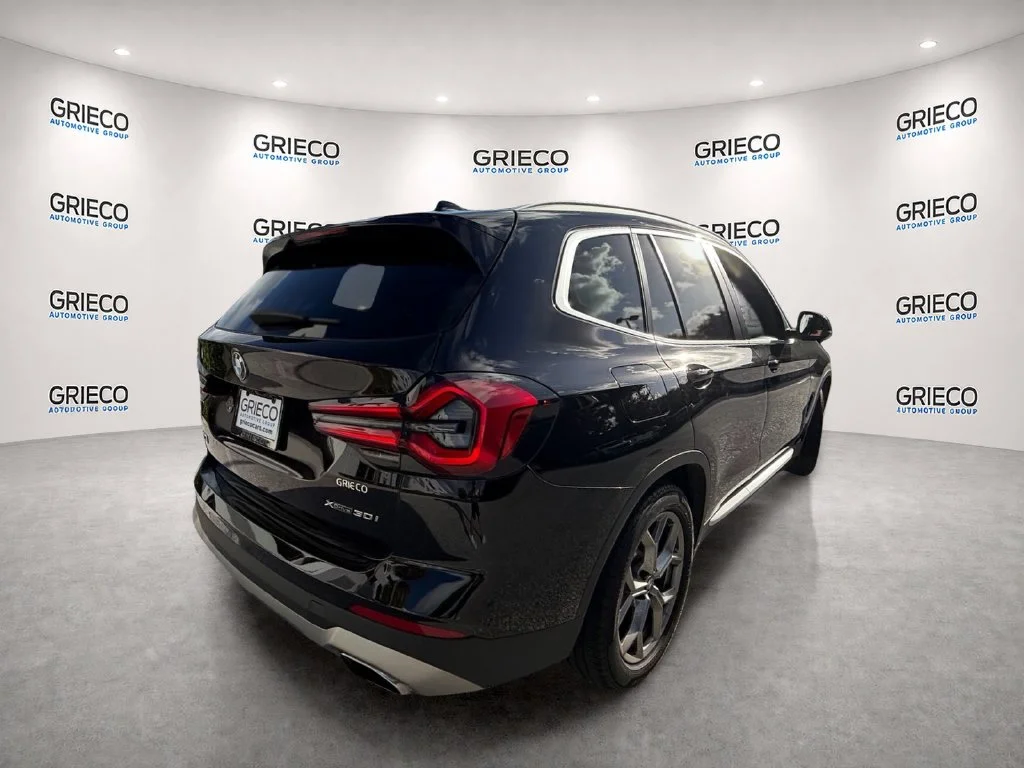 Used 2022 Jet Black BMW xDrive30i image 7