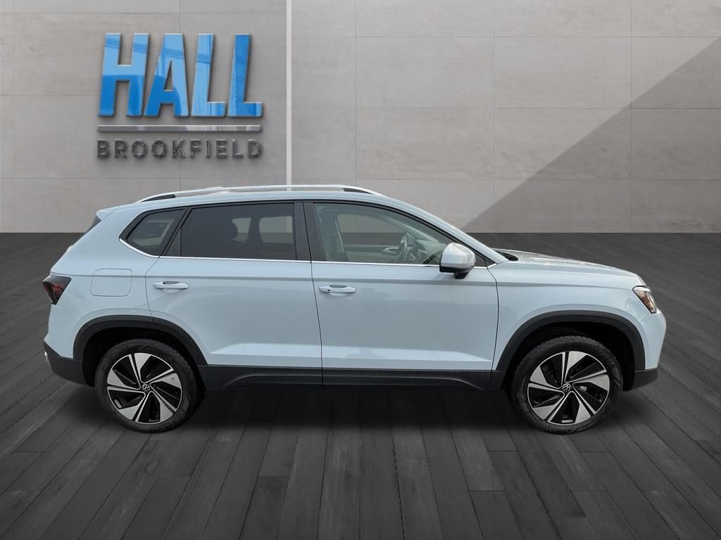 Used 2025 Gray Volkswagen 1.5T SE image 7