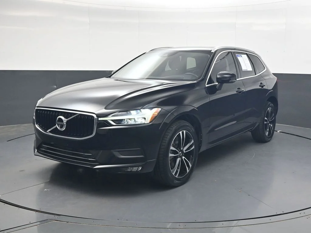 Used 2020 Onyx Black Metallic Volvo T6 Momentum image 8