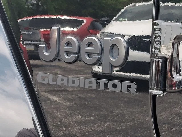 Used 2022 Black Jeep Sport image 30