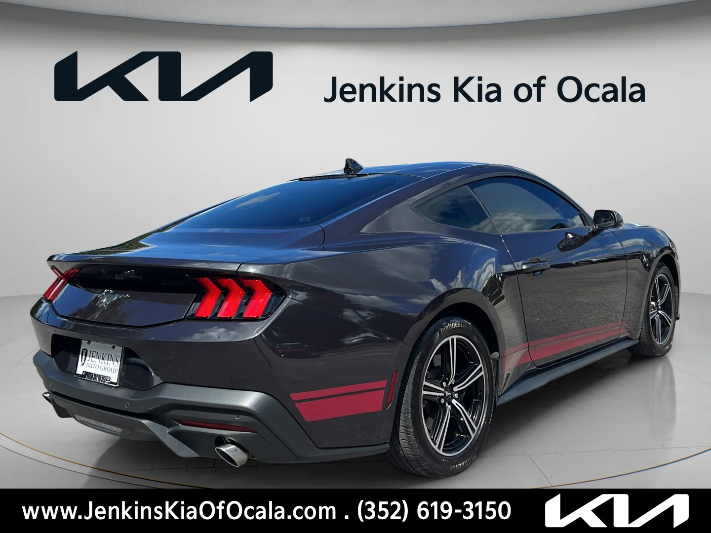 Used 2024 Gray Metallic Ford EcoBoost image 3