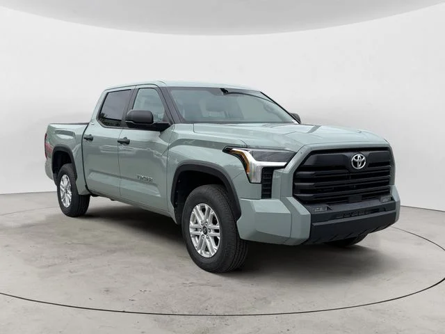 Used 2025  Toyota SR5 image 3