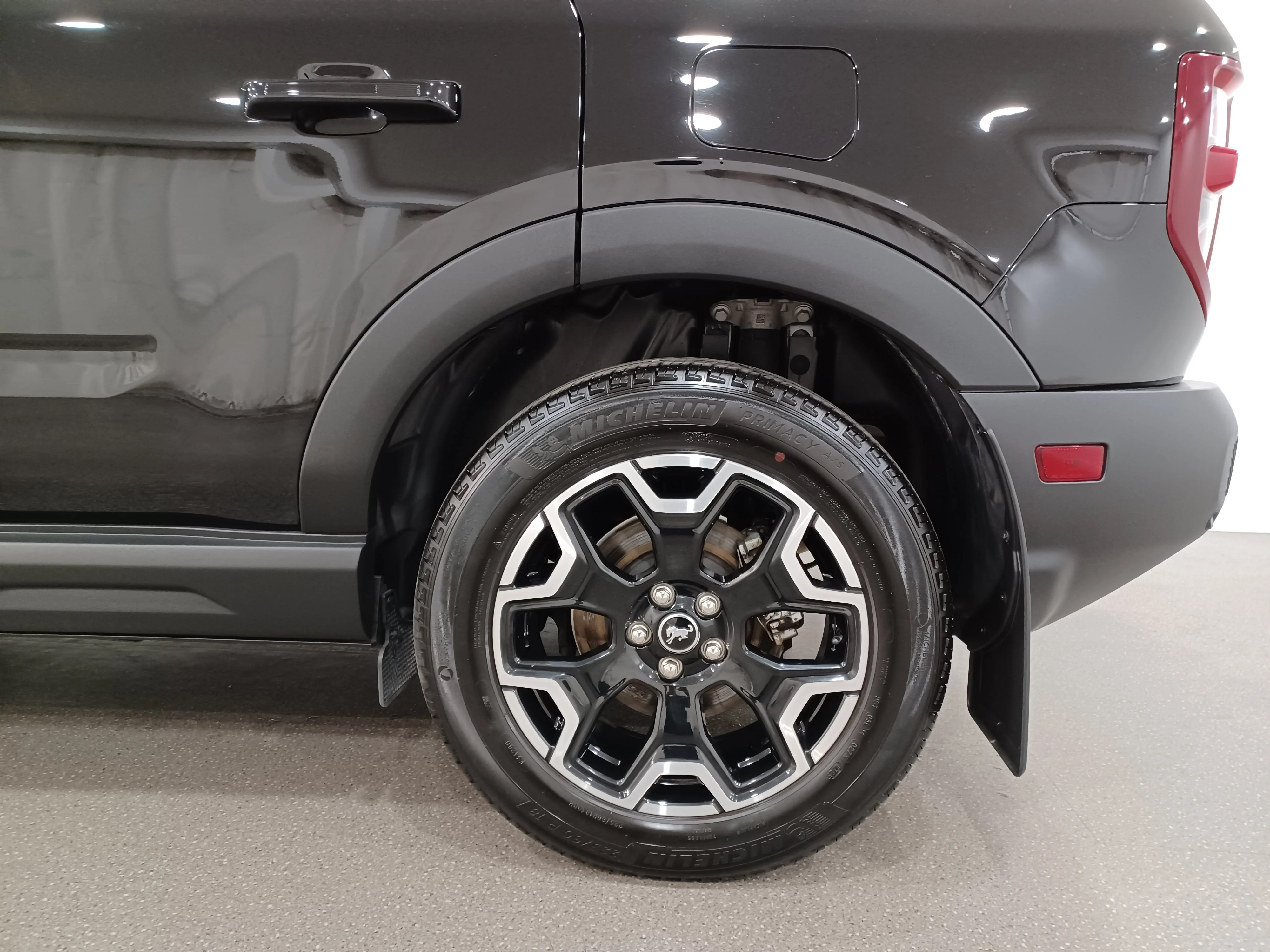 Certified Used 2025 Shadow Black Ford Outer Banks 4x4*Adaptive Cruise | Remote Start | Htd Leather | Htd Wheel | Lane Keep Assist image 19